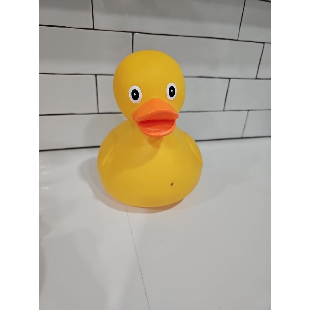 Jumbo Toysmith Yellow Rubber Duck Toy 8.5" x 9" x 6" Bath time Toy Rubber Ducky - Picture 2 of 4